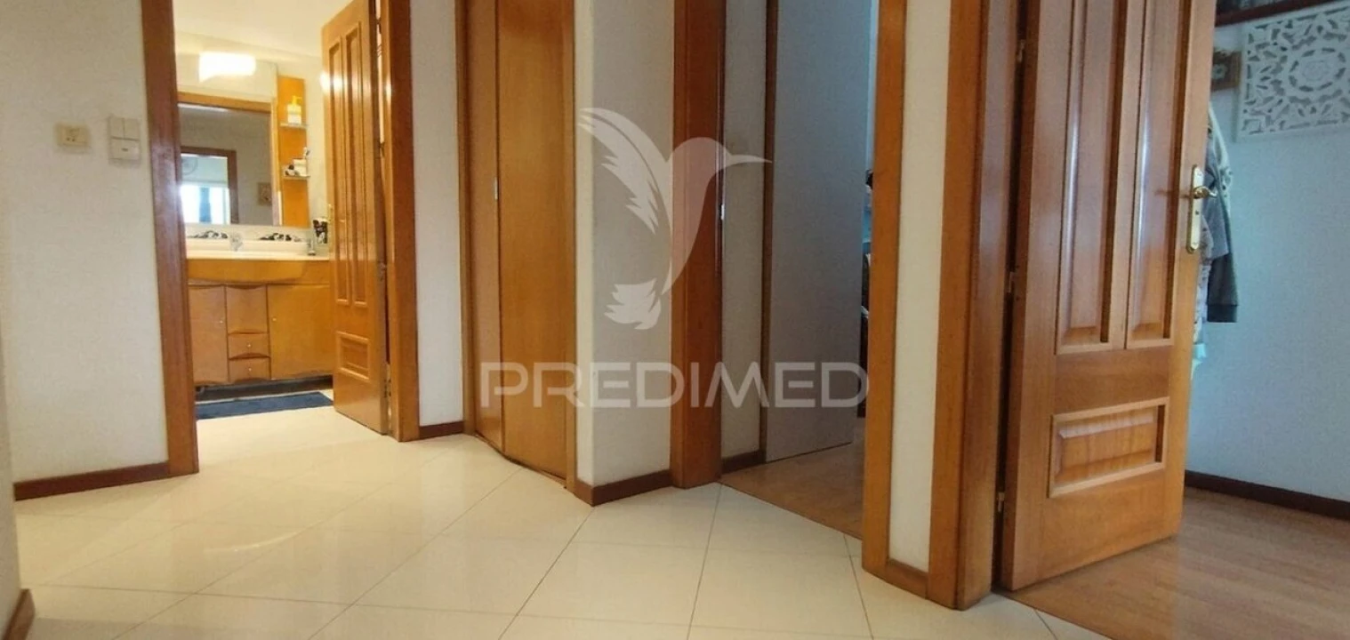 Apartamento T2 para Venda em Santo António dos Cavaleiros e Frielas Foto 9