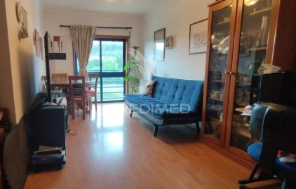 Apartamento T2 para Venda em Santo António dos Cavaleiros e Frielas