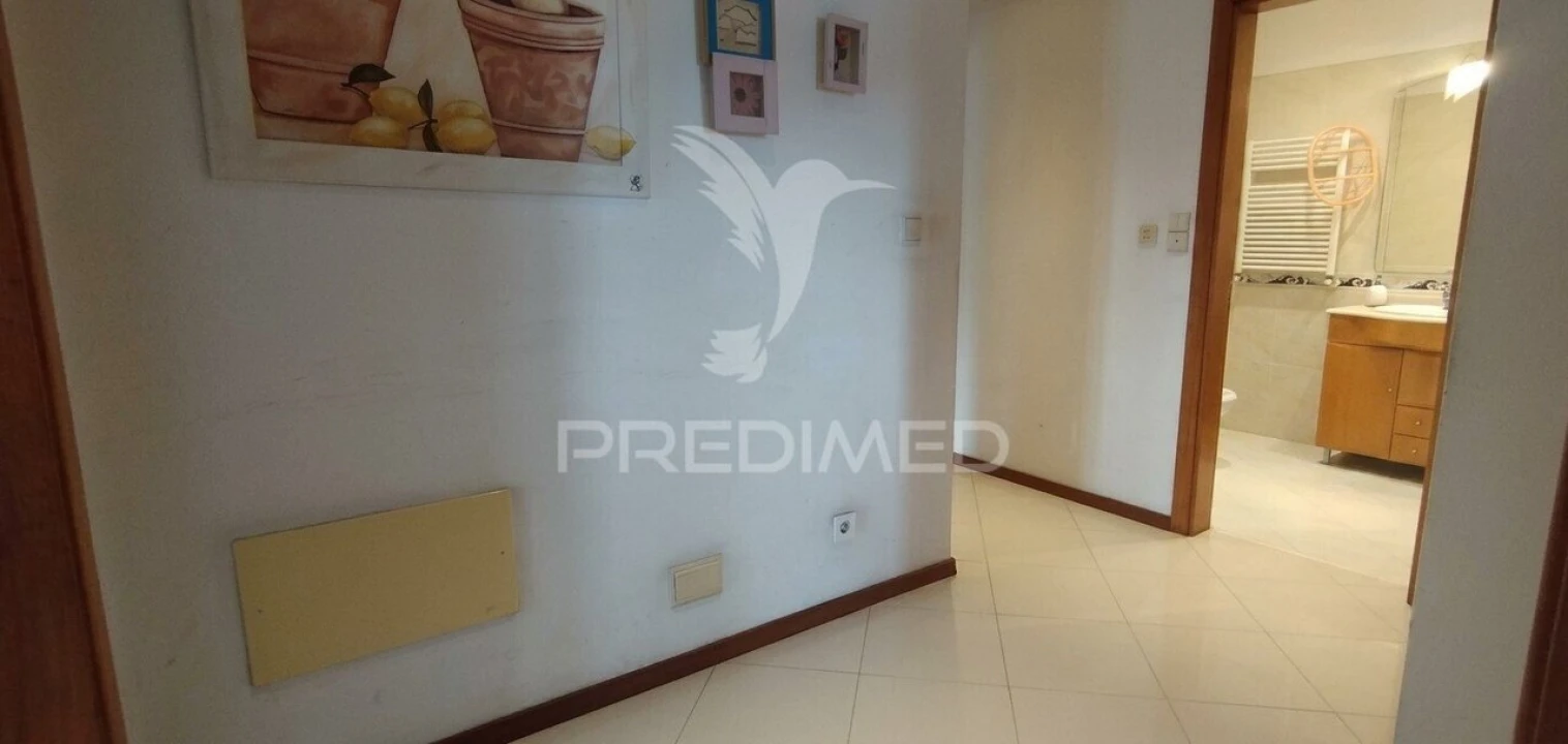 Apartamento T2 para Venda em Santo António dos Cavaleiros e Frielas Foto 12