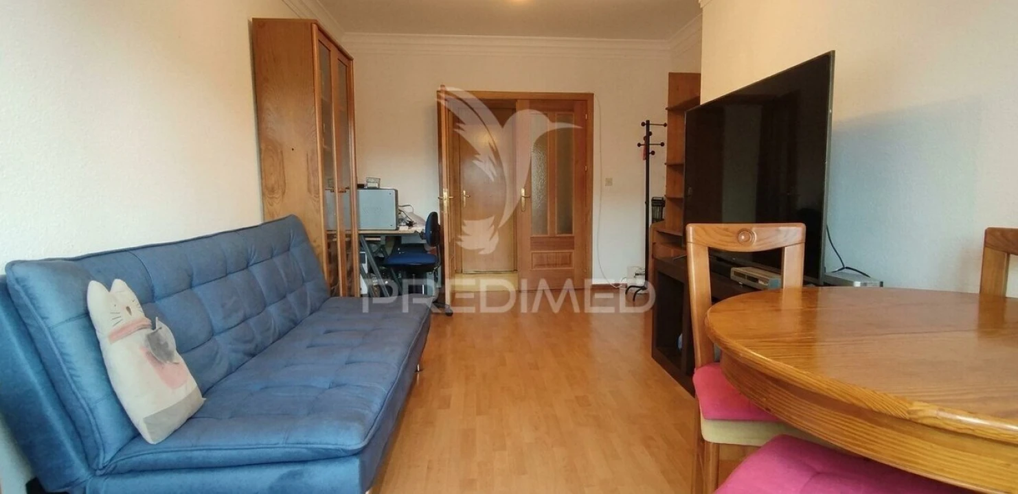 Apartamento T2 para Venda em Santo António dos Cavaleiros e Frielas Foto 3