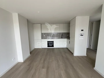 Apartamento T1 para Venda em Azurem