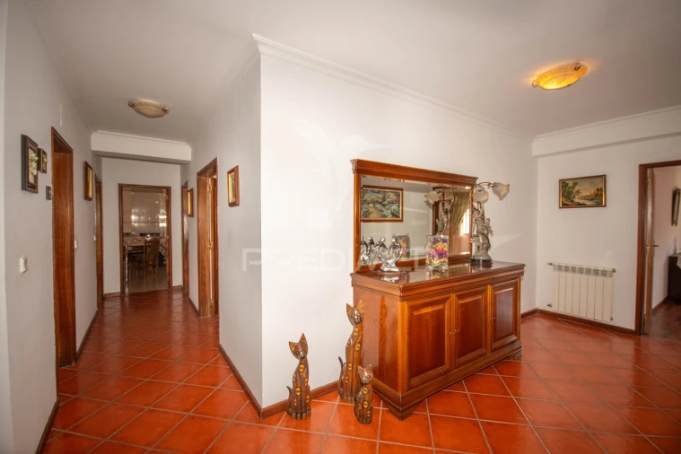 Apartamento T3 para Venda em Guarda Foto 11