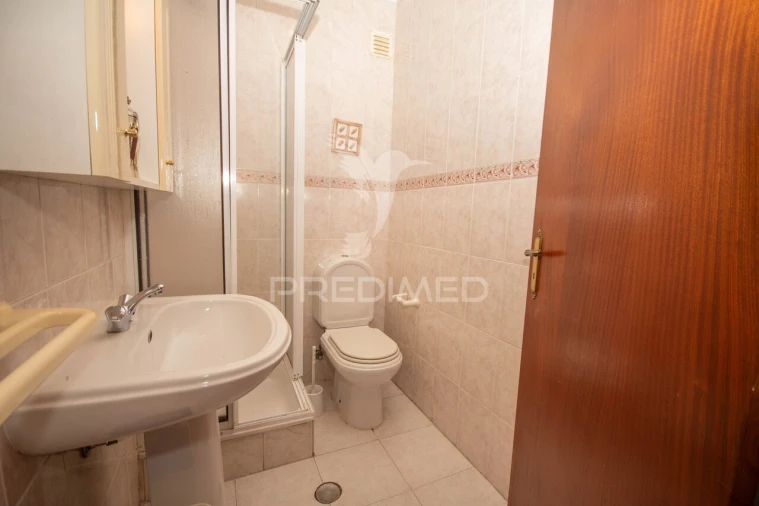 Apartamento T3 para Venda em Guarda Foto 13