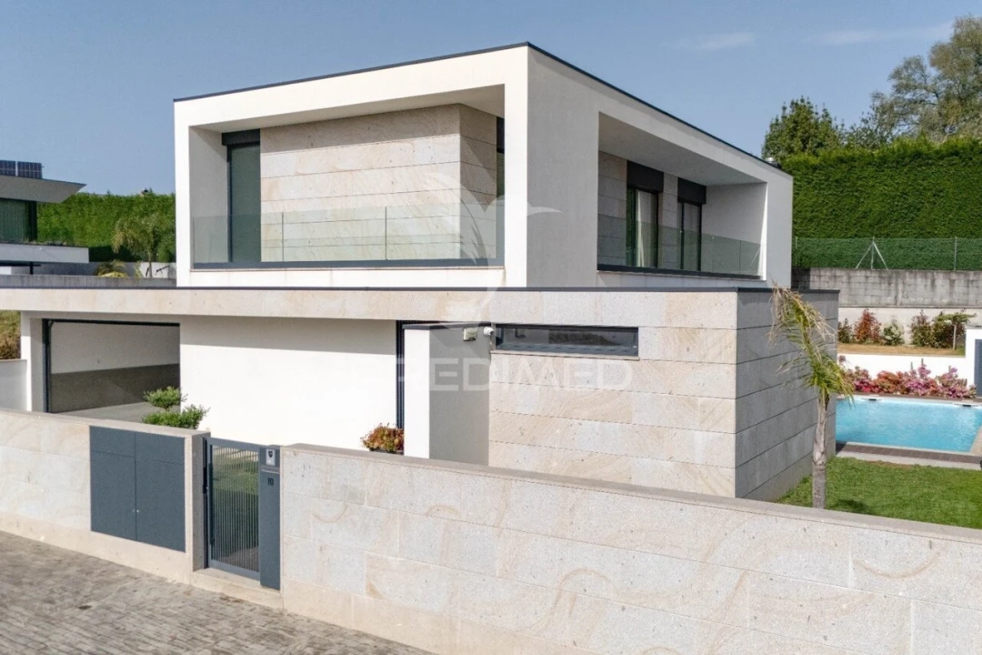 Moradia T3 para Venda em Nogueira, Fraião e Lamaçães Foto 1