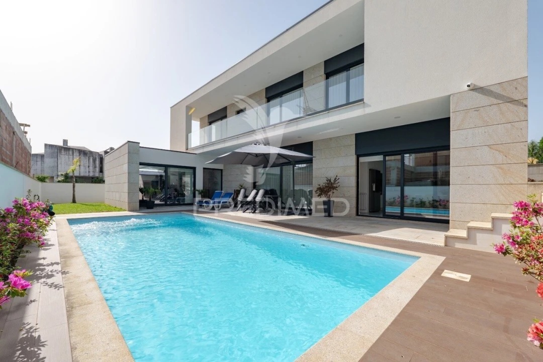 Moradia T3 para Venda em Nogueira, Fraião e Lamaçães Foto 2