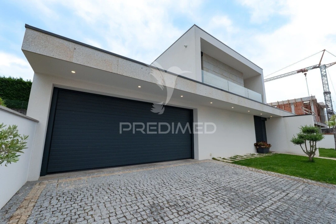Moradia T3 para Venda em Nogueira, Fraião e Lamaçães Foto 8
