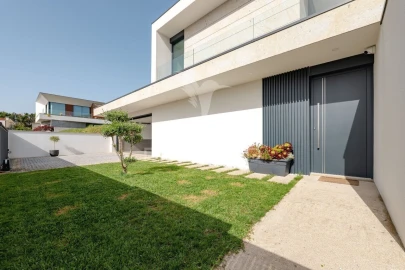 Moradia T3 para Venda em Nogueira, Fraião e Lamaçães