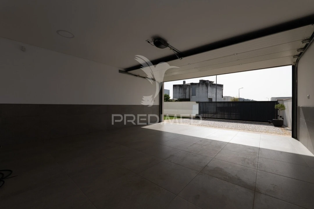 Moradia T3 para Venda em Nogueira, Fraião e Lamaçães Foto 38