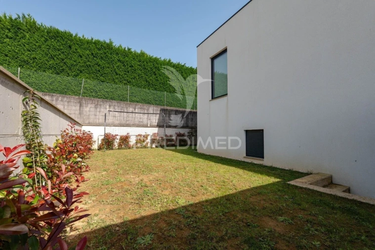 Moradia T3 para Venda em Nogueira, Fraião e Lamaçães Foto 26