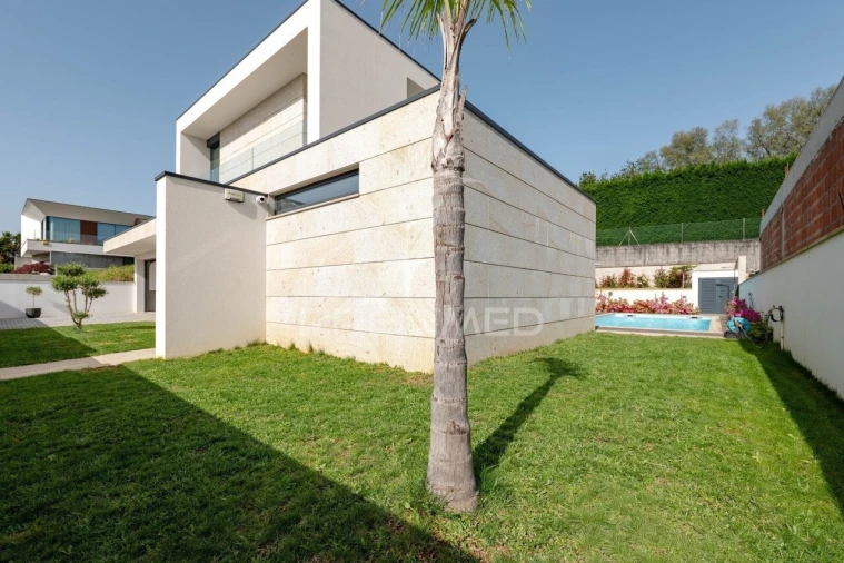 Moradia T3 para Venda em Nogueira, Fraião e Lamaçães Foto 27