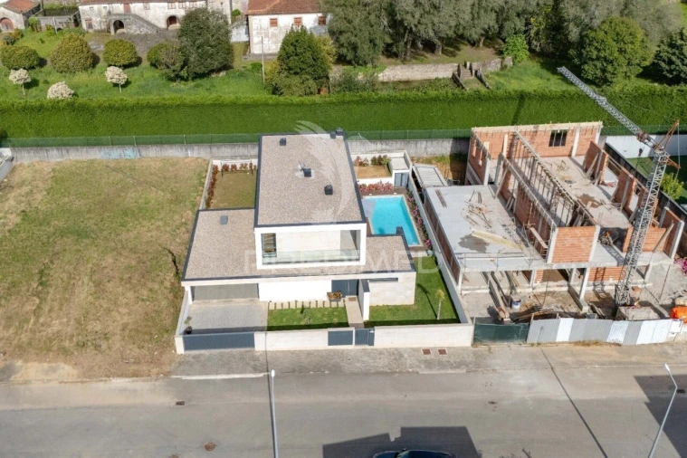 Moradia T3 para Venda em Nogueira, Fraião e Lamaçães Foto 33