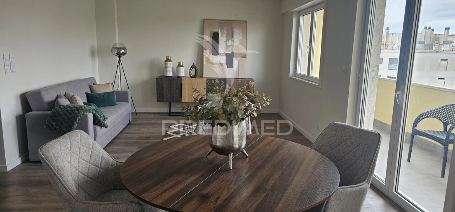Apartamento T3 para Venda em Benfica Foto 1