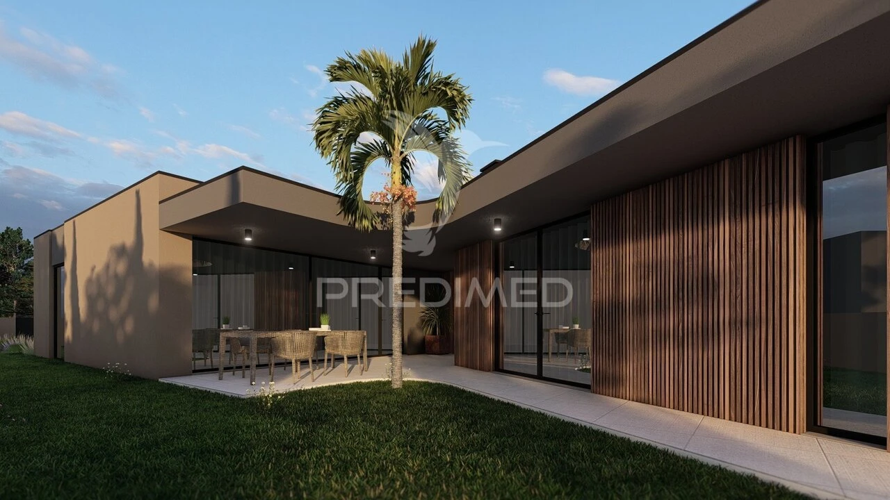 Moradia T4 para Venda em Vila de Prado Foto 6