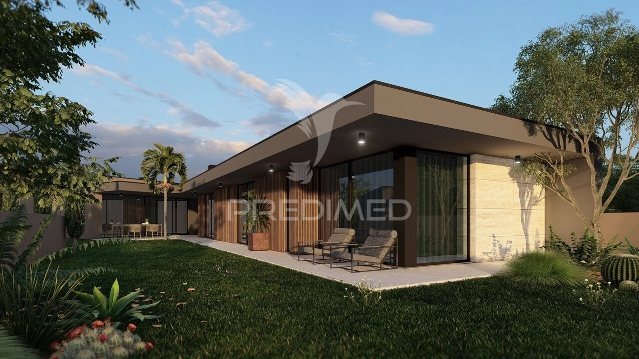 Moradia T4 para Venda em Vila de Prado Foto 4