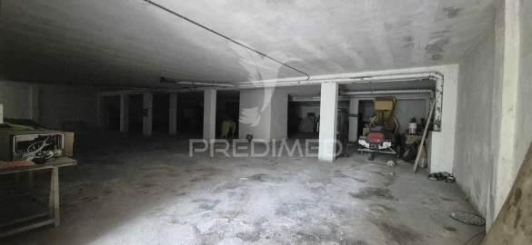 Armazém para Venda em Real, Dume e Semelhe