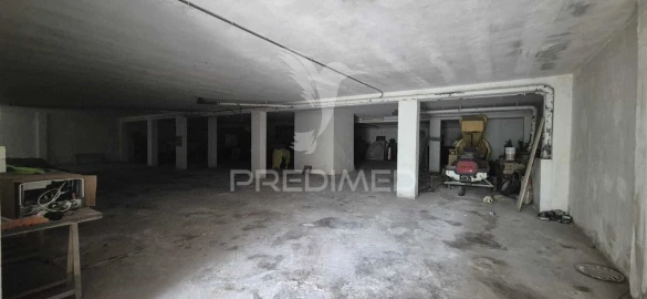 Armazém para Venda em Real, Dume e Semelhe