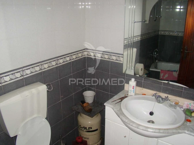 Moradia T4 para Venda em Montalvão Foto 3