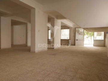 Loja para Arrendamento em Cacém e São Marcos