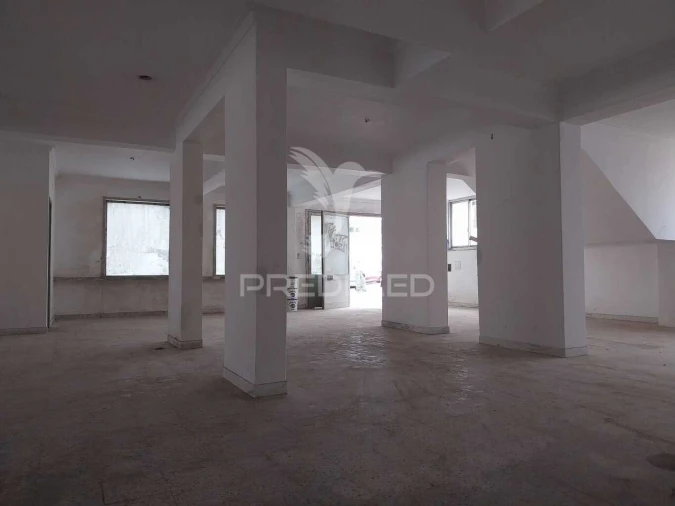 Loja para Arrendamento em Cacém e São Marcos Foto 3