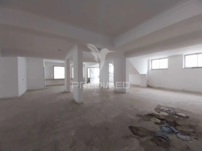 Loja para Arrendamento em Cacém e São Marcos Foto 5