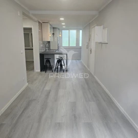 Apartamento T2 para Venda em Benfica