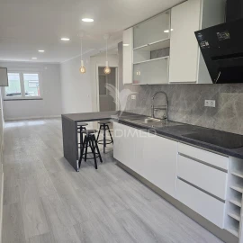 Apartamento T2 para Venda em Benfica