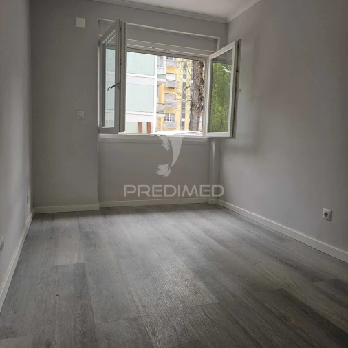 Apartamento T2 para Venda em Benfica Foto 16