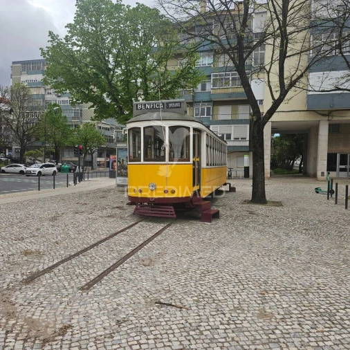 Apartamento T2 para Venda em Benfica Foto 11