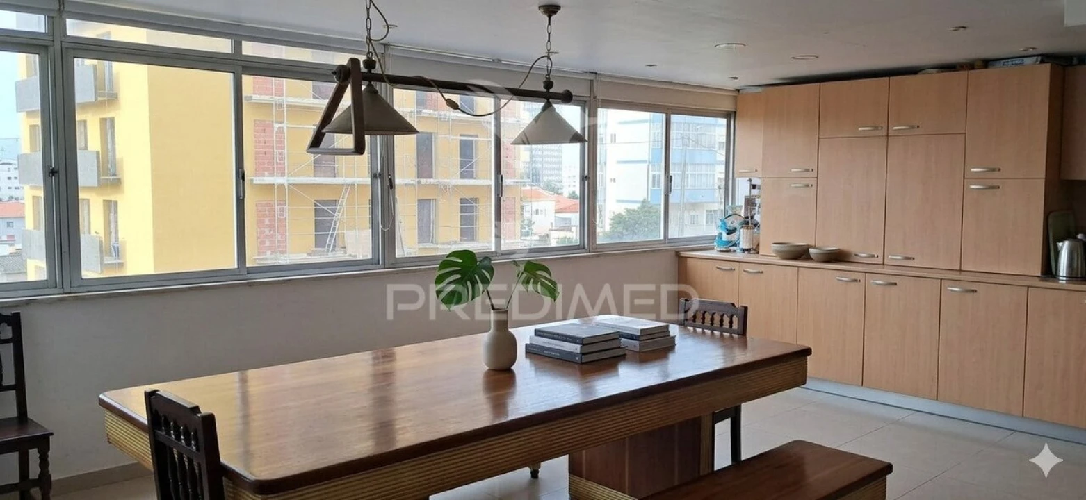 Apartamento T3 para Venda em Laranjeiro e Feijó Foto 3