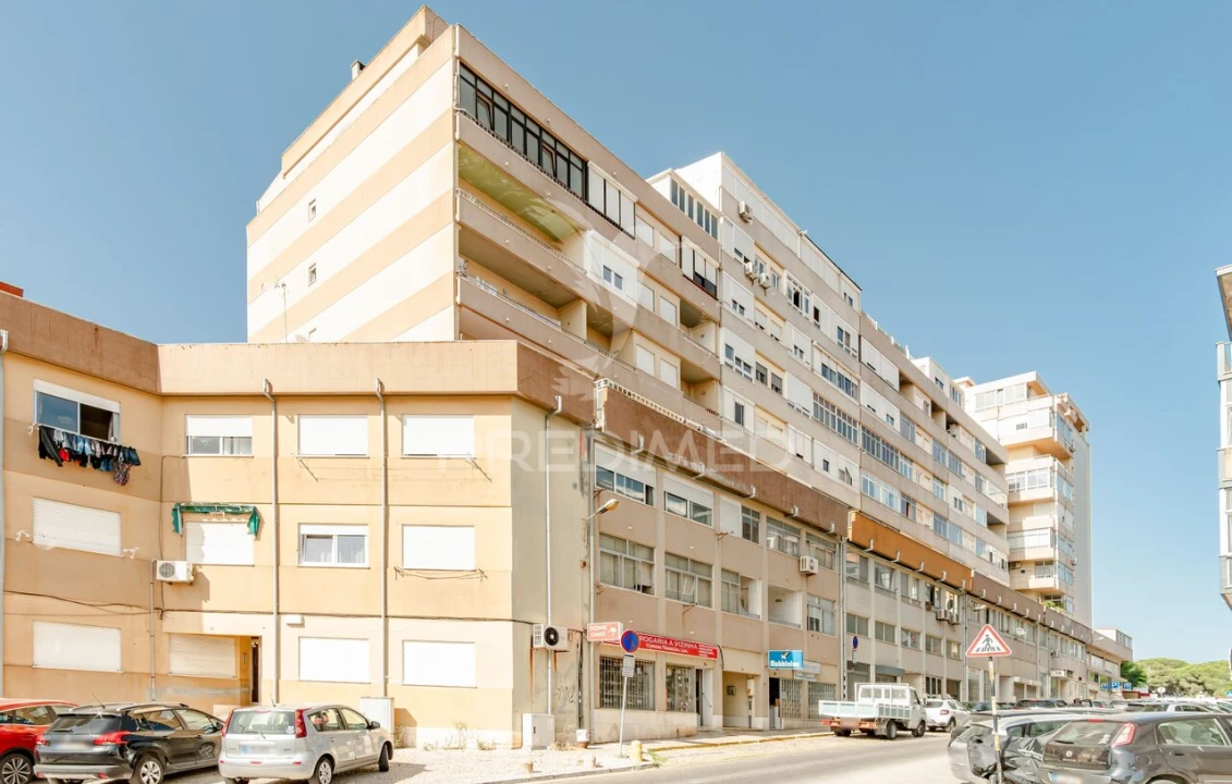 Apartamento T3 para Venda em Laranjeiro e Feijó Foto 27