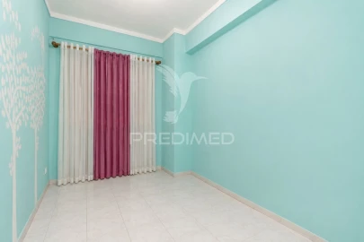 Apartamento T3 para Venda em Laranjeiro e Feijó