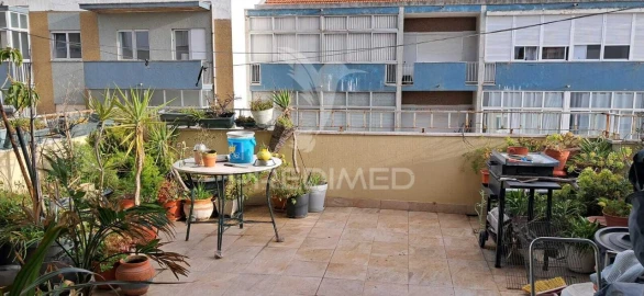 Apartamento T3 para Venda em Laranjeiro e Feijó