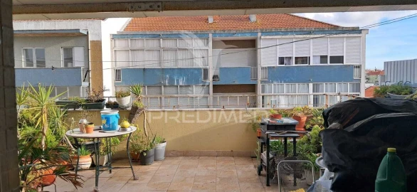 Apartamento T3 para Venda em Laranjeiro e Feijó
