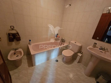 Apartamento T3 para Venda em Chafe