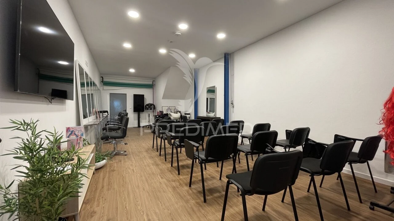 Armazém para Venda em Seixal, Arrentela e Aldeia de Paio Pires Foto 30