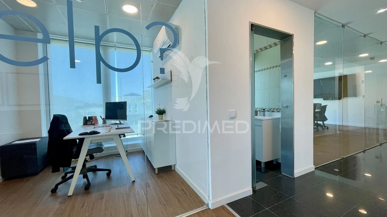 Armazém para Venda em Seixal, Arrentela e Aldeia de Paio Pires Foto 24