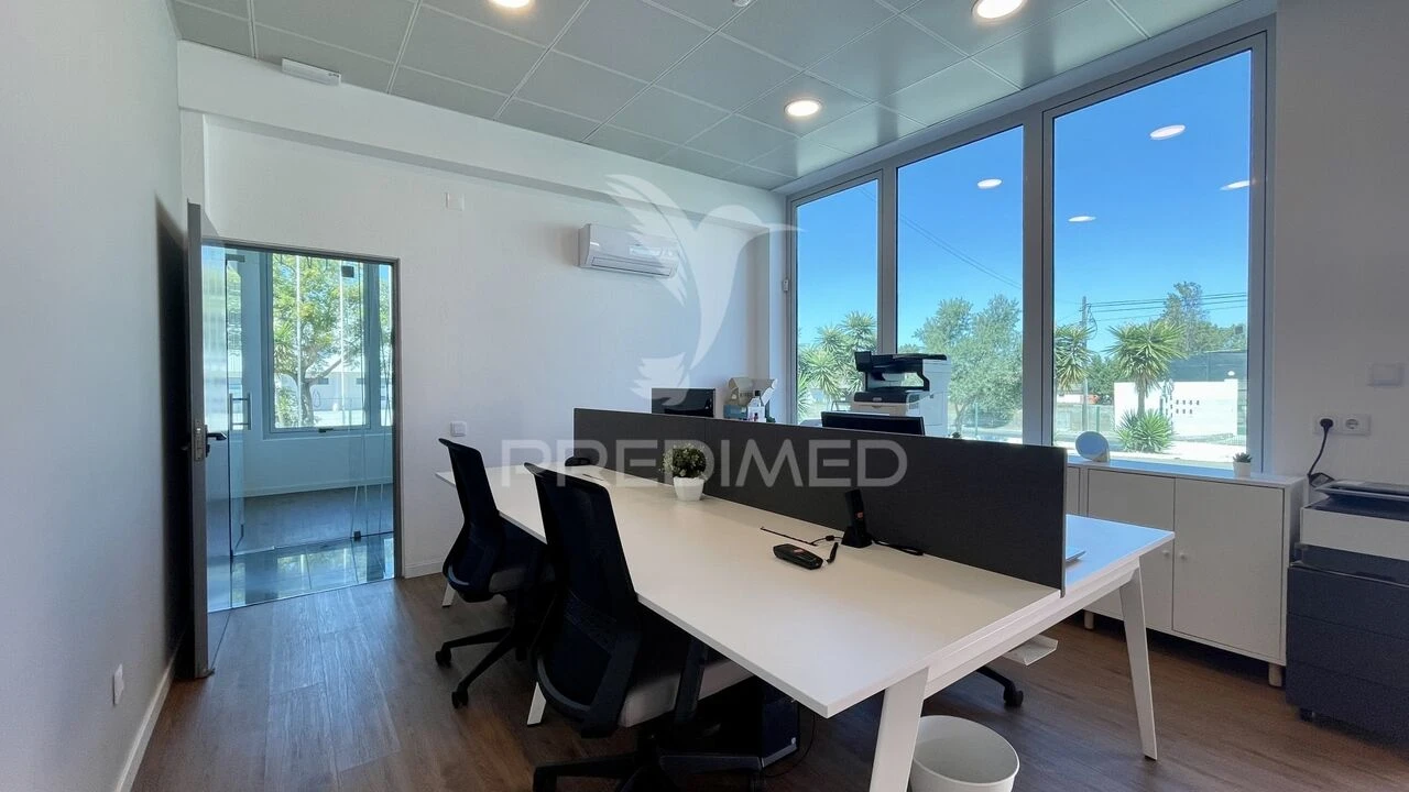 Armazém para Venda em Seixal, Arrentela e Aldeia de Paio Pires Foto 10