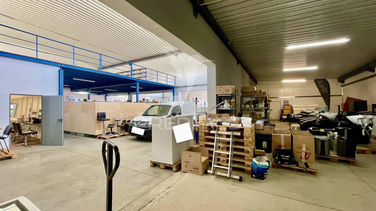 Armazém para Venda em Seixal, Arrentela e Aldeia de Paio Pires Foto 34