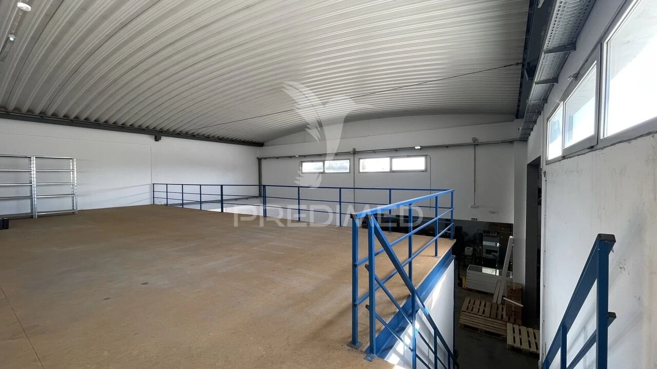 Armazém para Venda em Seixal, Arrentela e Aldeia de Paio Pires Foto 31