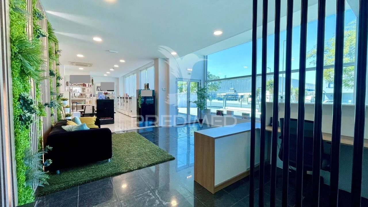 Armazém para Venda em Seixal, Arrentela e Aldeia de Paio Pires Foto 9