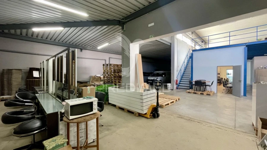 Armazém para Venda em Seixal, Arrentela e Aldeia de Paio Pires Foto 33
