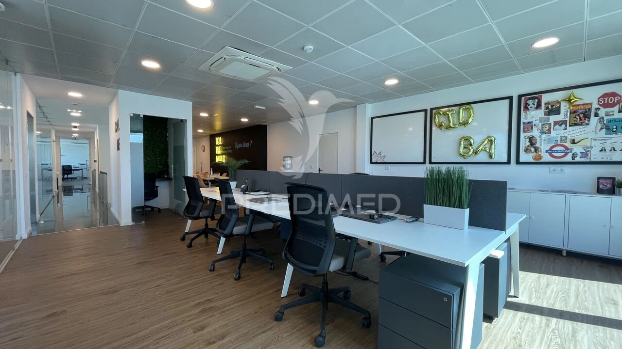 Armazém para Venda em Seixal, Arrentela e Aldeia de Paio Pires Foto 22