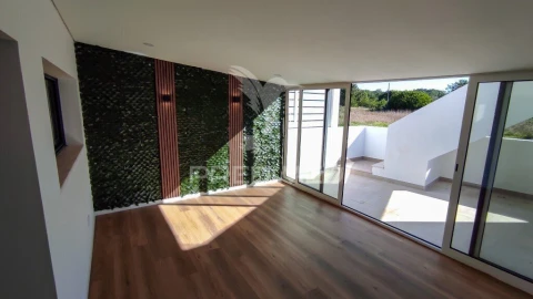 Moradia T2 para Venda em Alto do Seixalinho, Santo André e Verderena