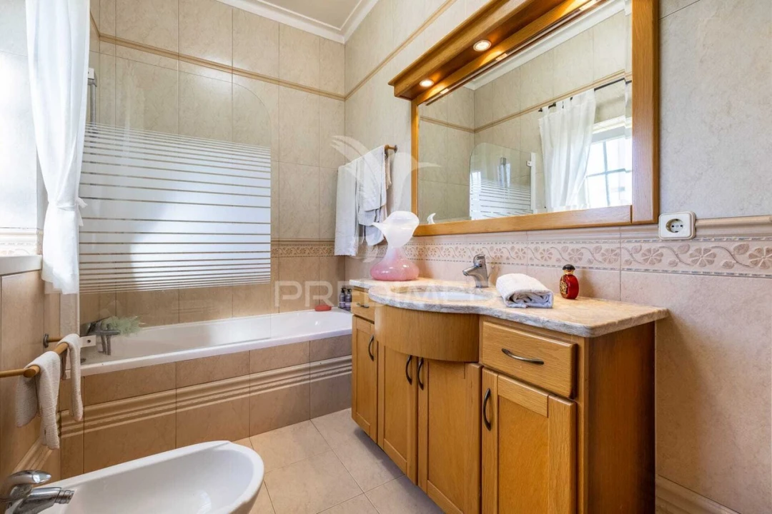 Moradia T6 para Venda em Porto de Mós - São João Baptista e São Pedro Foto 26