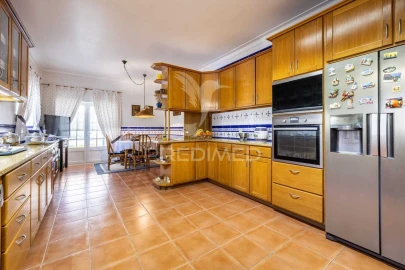 Moradia T6 para Venda em Porto de Mós - São João Baptista e São Pedro