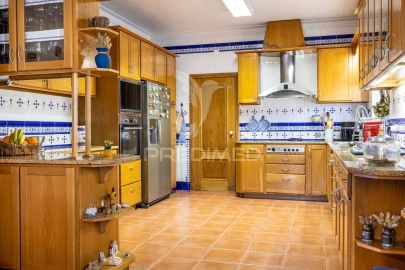 Moradia T6 para Venda em Porto de Mós - São João Baptista e São Pedro