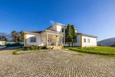 Moradia T6 para Venda em Porto de Mós - São João Baptista e São Pedro