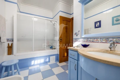 Moradia T6 para Venda em Porto de Mós - São João Baptista e São Pedro