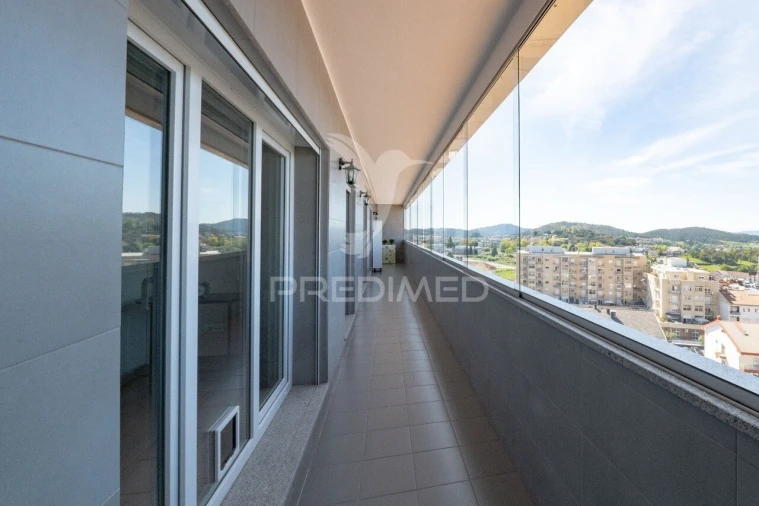 Apartamento T5 para Venda em Braga (Maximinos, Sé e Cividade) Foto 39