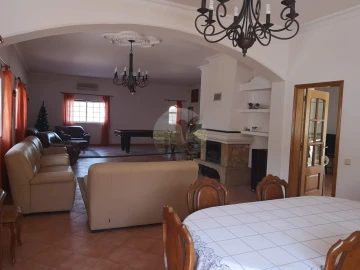 Moradia T4 para Venda em Querença, Tôr e Benafim